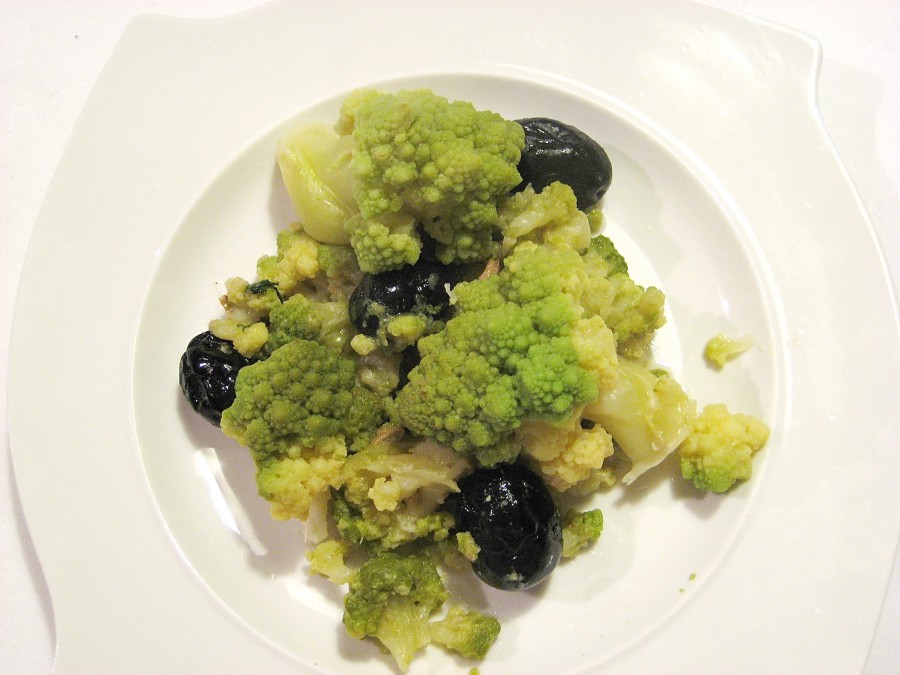 Broccolo romano olive e acciughe
